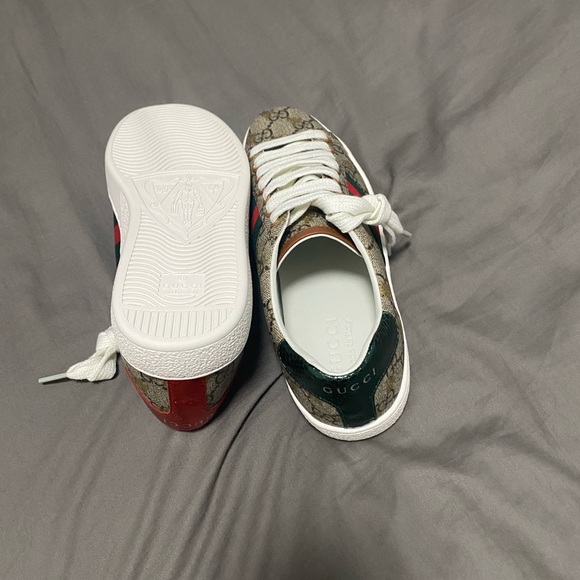 Gucci Women's Multicolor Sneakers - Picture 5 of 5